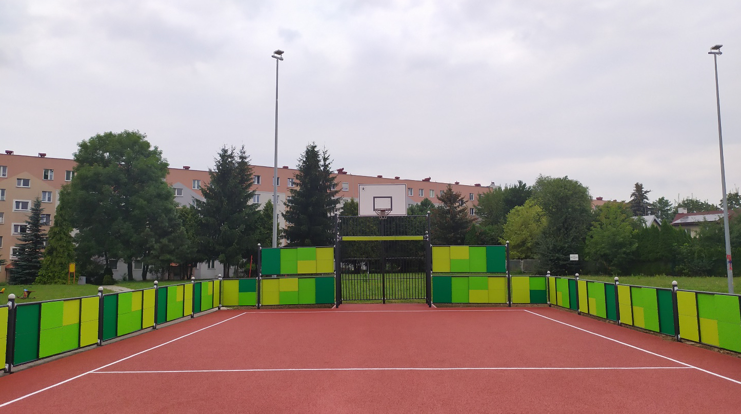 Boisko rekreacyjno-sportowe przy ul. Starzyńskiego